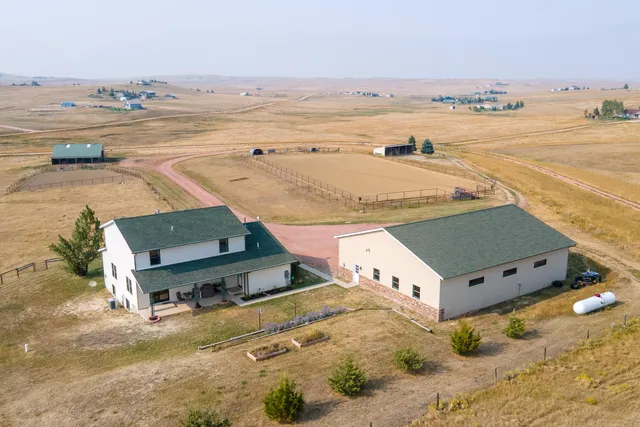 $1,000,000 | 7500 Stone Crest Drive, Gillette, WY 82718