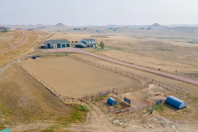 $1,000,000 | 7500 Stone Crest Drive, Gillette, WY 82718