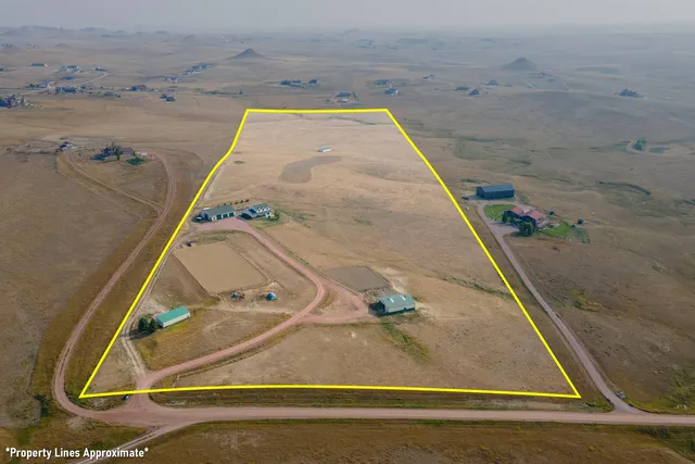 $1,000,000 | 7500 Stone Crest Drive, Gillette, WY 82718