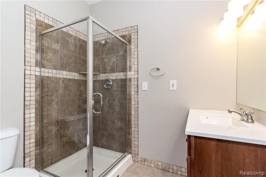 32740 Raphael Road Farmington, MI 48336 - Photo 27 of 36