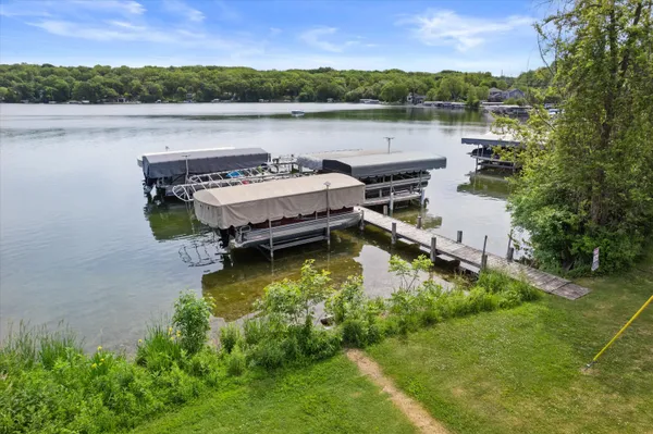 $629,900 | 1542 3rd Street, Delafield, WI 53018