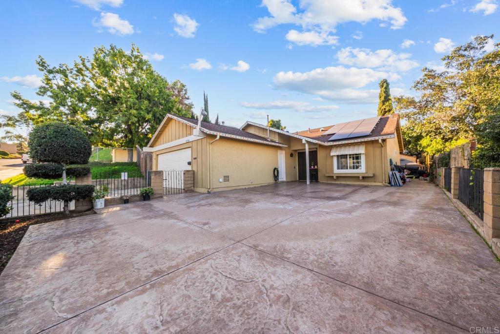 220 Worthington Street Spring Valley, CA 91977 - Photo 3 of 31