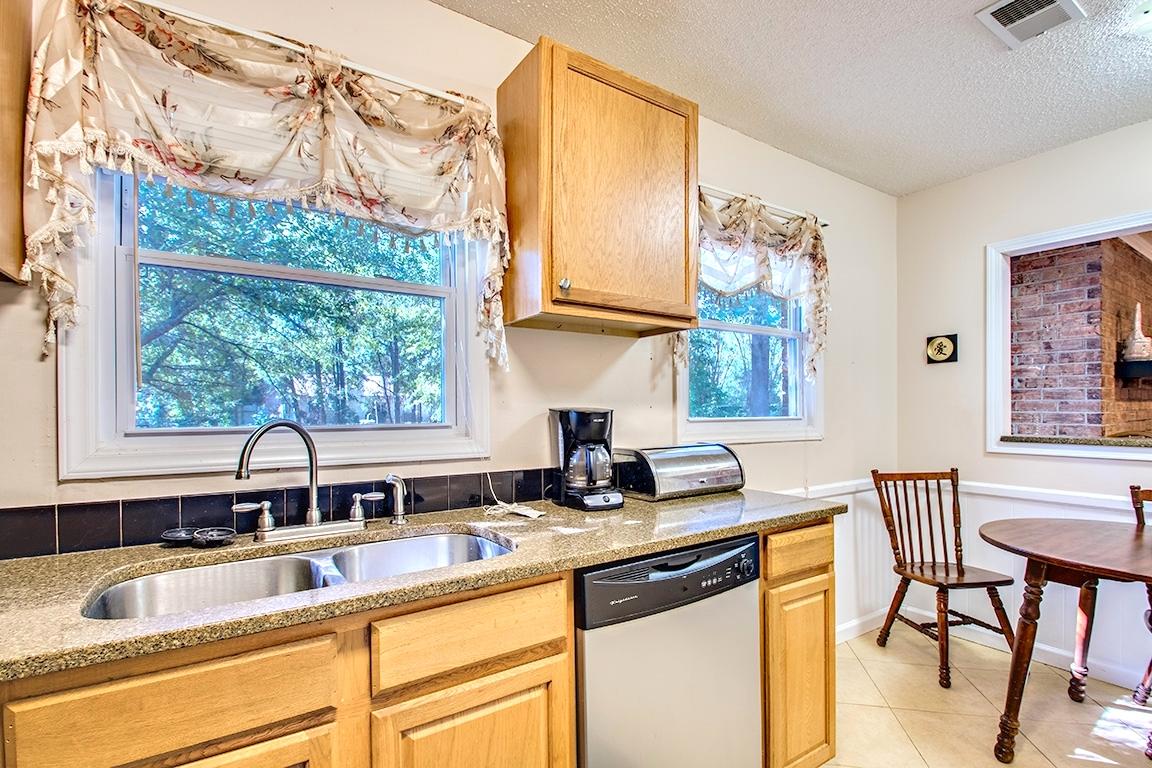 618 Beauregard Road Summerville, SC 29486 - Photo 14 of 28 15