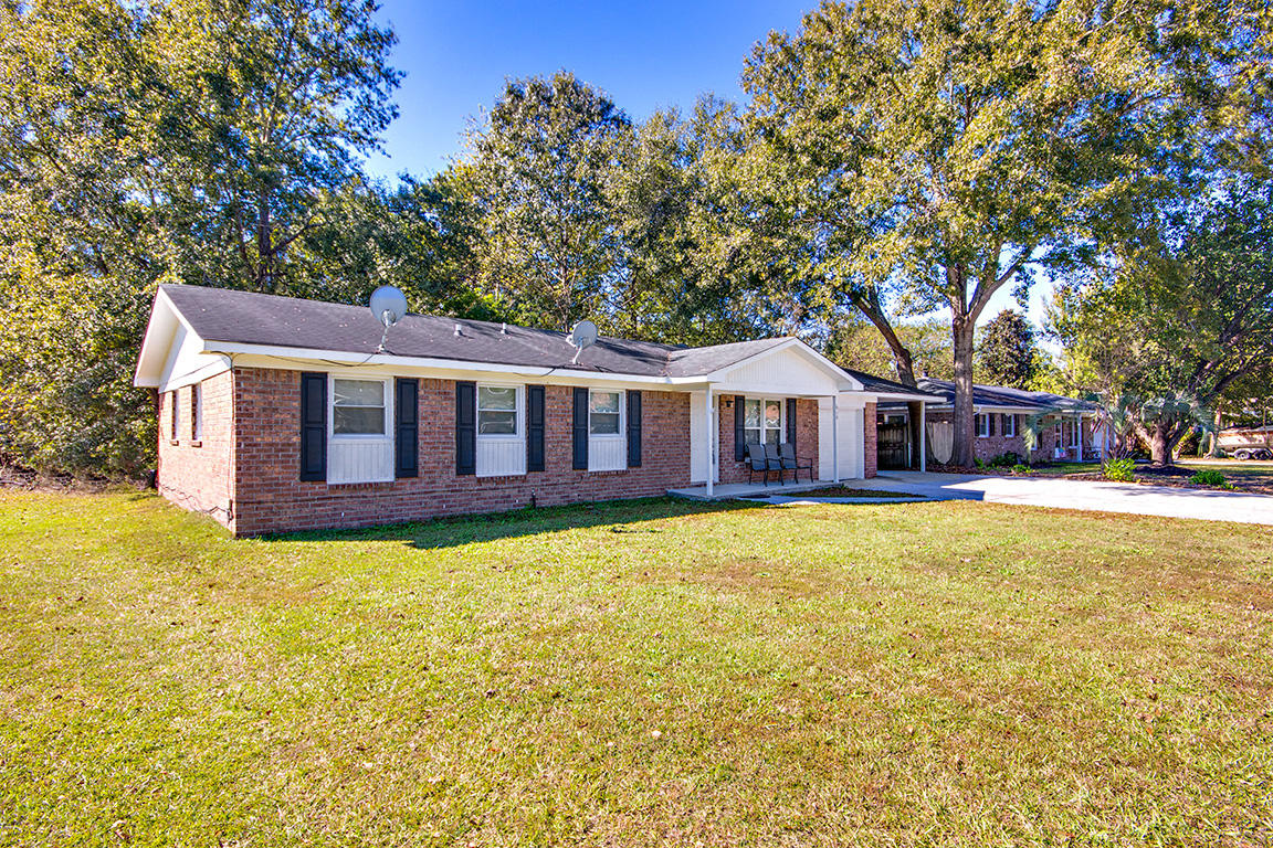 618 Beauregard Road Summerville, SC 29486 - Photo 3 of 28 3
