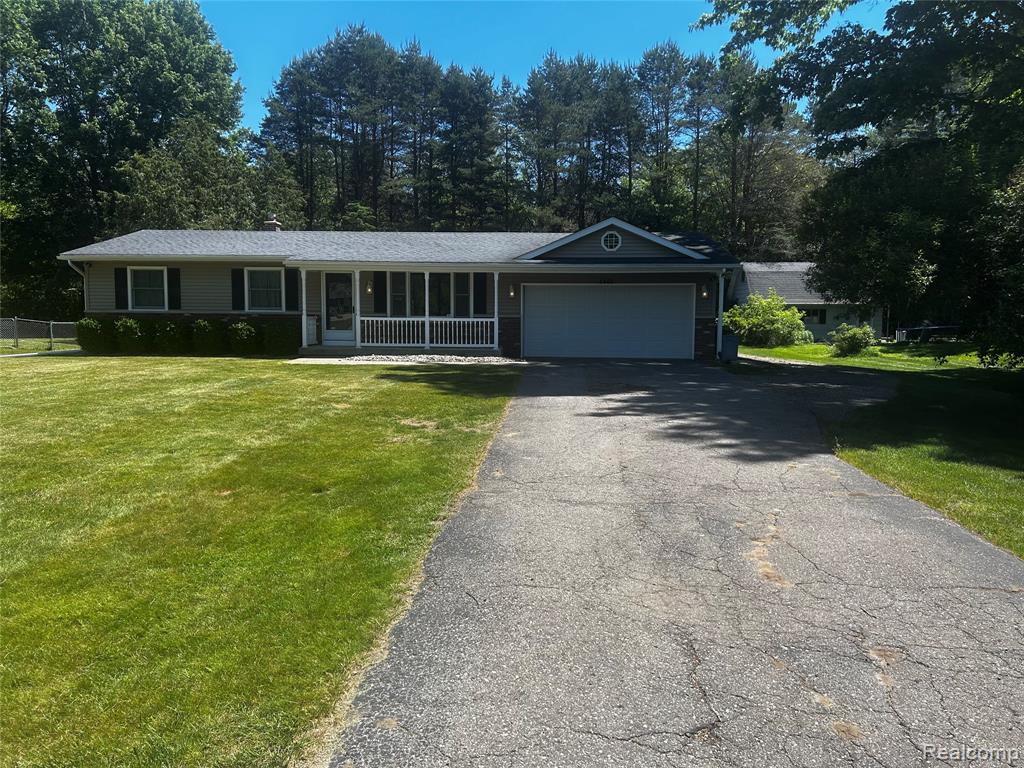 5440 Deland Road Flushing, MI 48433 - Photo 1 of 25