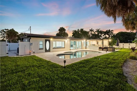 $840,000 | 4440 Huntington Street Northeast, St. Petersburg, FL 33703