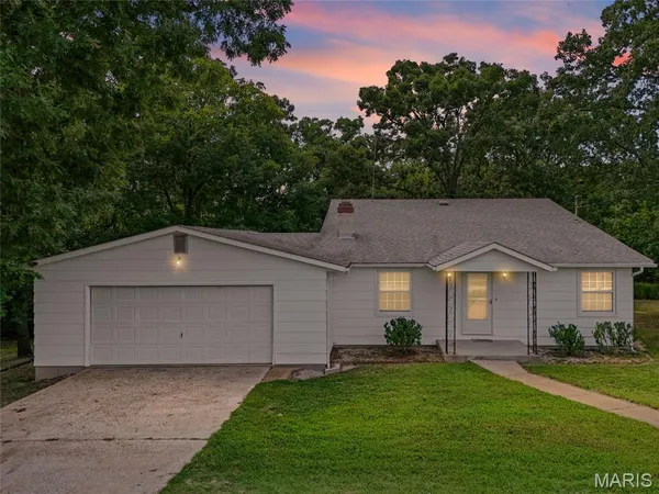 $300,000 | 5418 Paw Paw Lane, De Soto, MO 63020