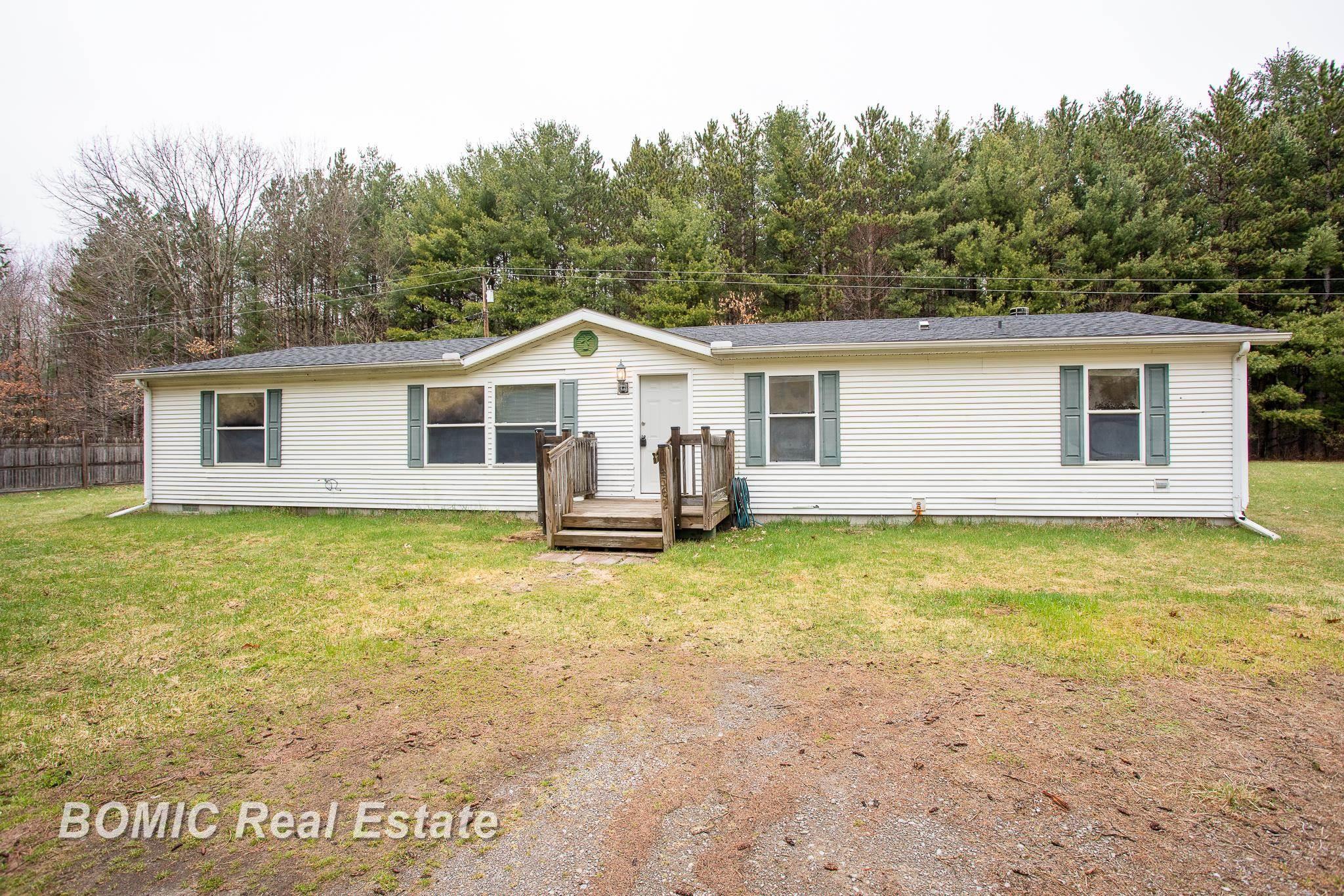 4562 Hanes Road Vassar, MI 48768 - Photo 1 of 21