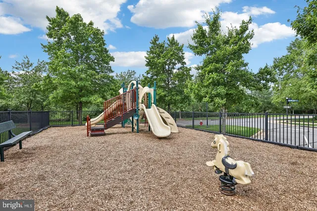 $3,000 | 19441 Promenade Drive, Leesburg, VA 20176