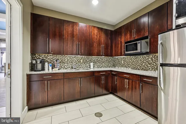 $3,000 | 19441 Promenade Drive, Leesburg, VA 20176