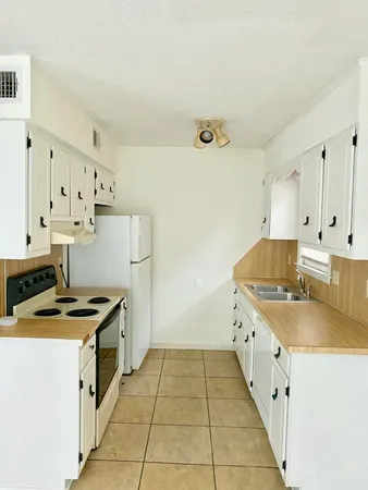 $1,830 | 912 Sea Gull Drive, Unit B, Mount Pleasant, SC 29464
