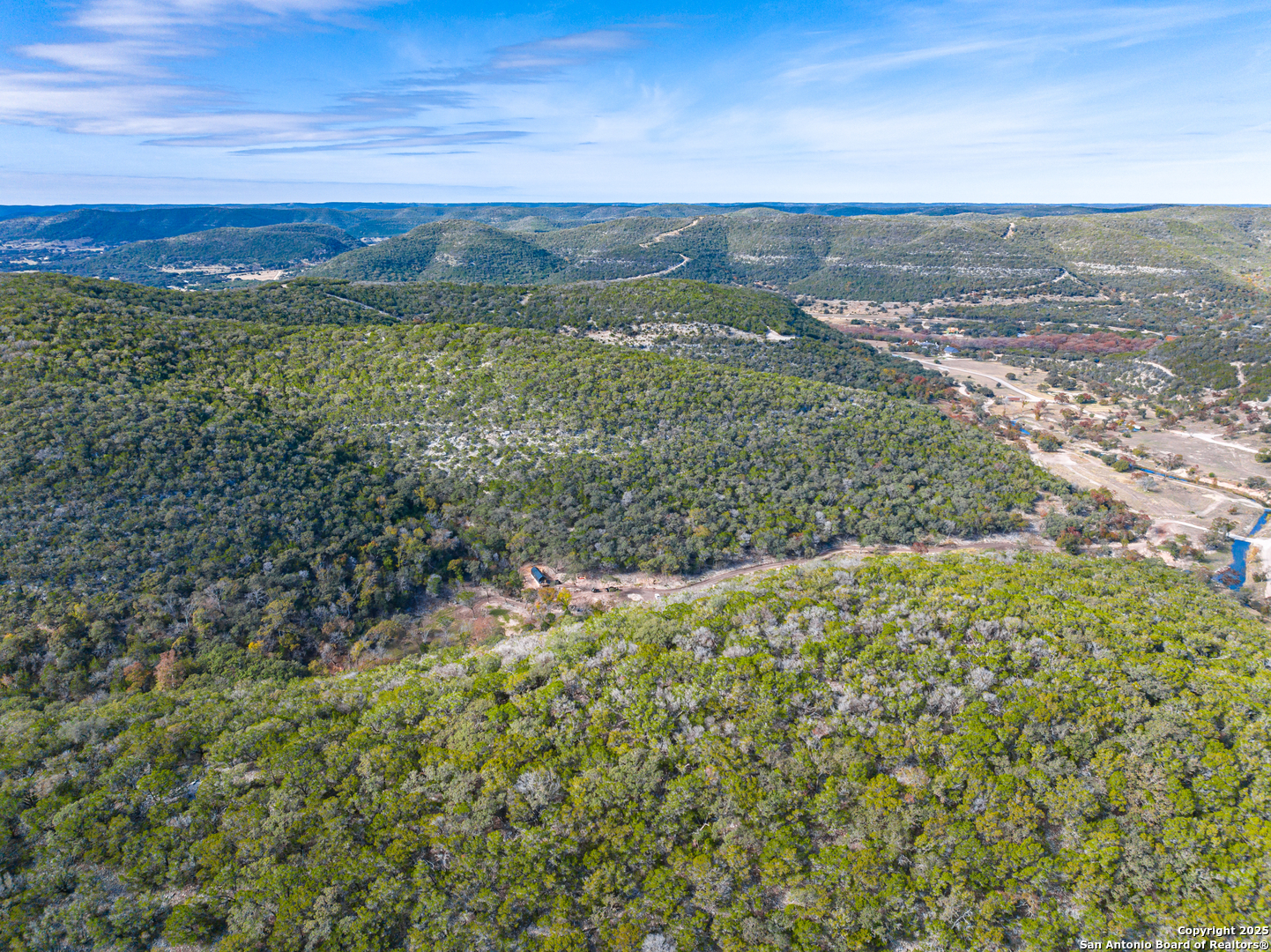 83 Leakey Tx 78873 Leakey, TX 78873 - Photo 11 of 38 a view of a yard with an ocean