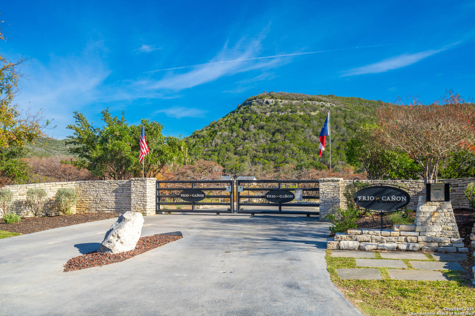 83 Leakey Tx 78873 Leakey, TX 78873 - Photo 38 of 38 a view of a pool with outdoor seating