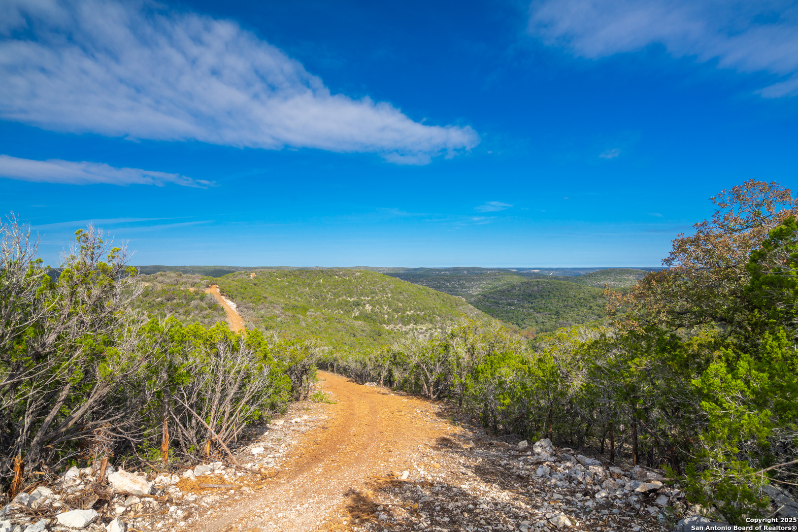 83 Leakey Tx 78873 Leakey, TX 78873 - Photo 6 of 38 a view of an ocean view and mountain