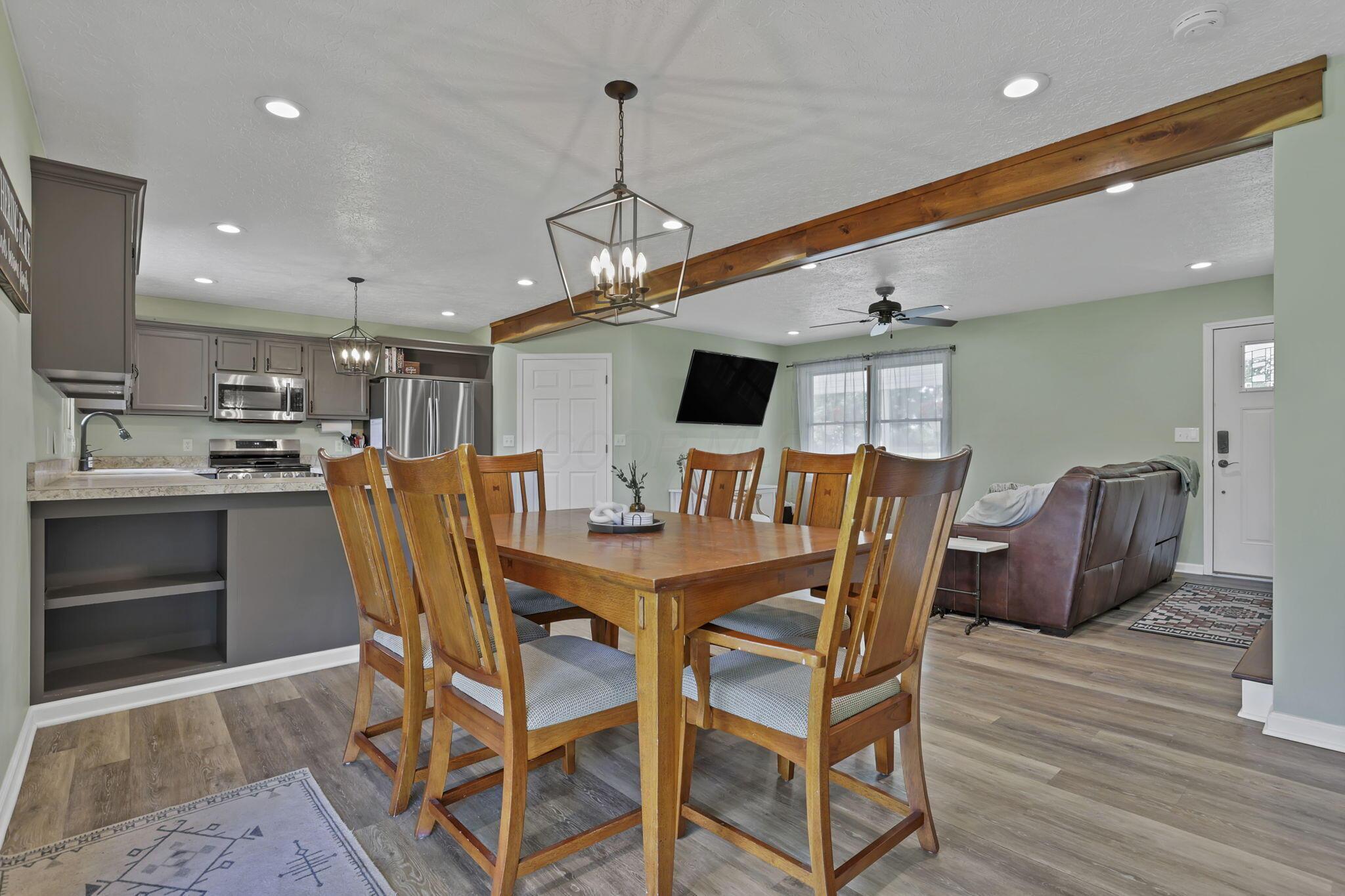 5826 Blacks Road Southwest Pataskala, OH 43062 - Photo 12 of 49 Dining Space