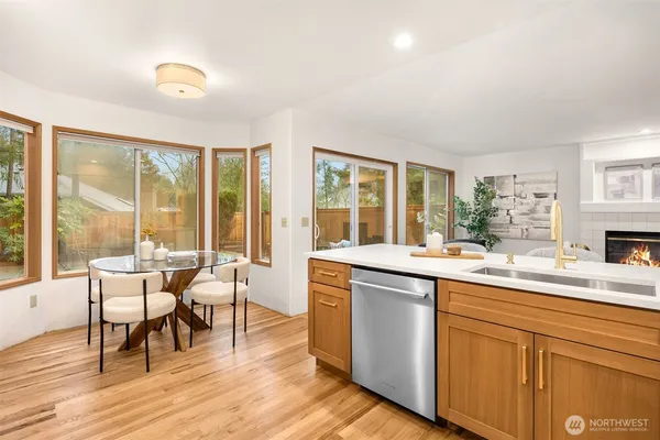 $1,425,000 | 3540 254th Avenue Southeast, Sammamish, WA 98029