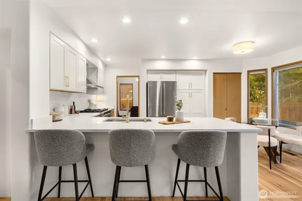 $1,425,000 | 3540 254th Avenue Southeast, Sammamish, WA 98029