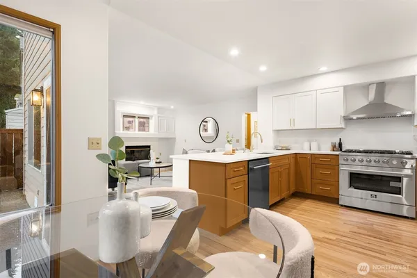 $1,425,000 | 3540 254th Avenue Southeast, Sammamish, WA 98029