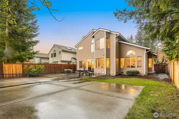 $1,425,000 | 3540 254th Avenue Southeast, Sammamish, WA 98029