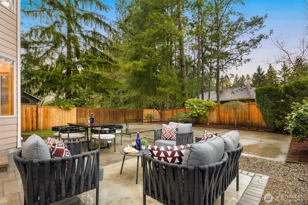 $1,425,000 | 3540 254th Avenue Southeast, Sammamish, WA 98029