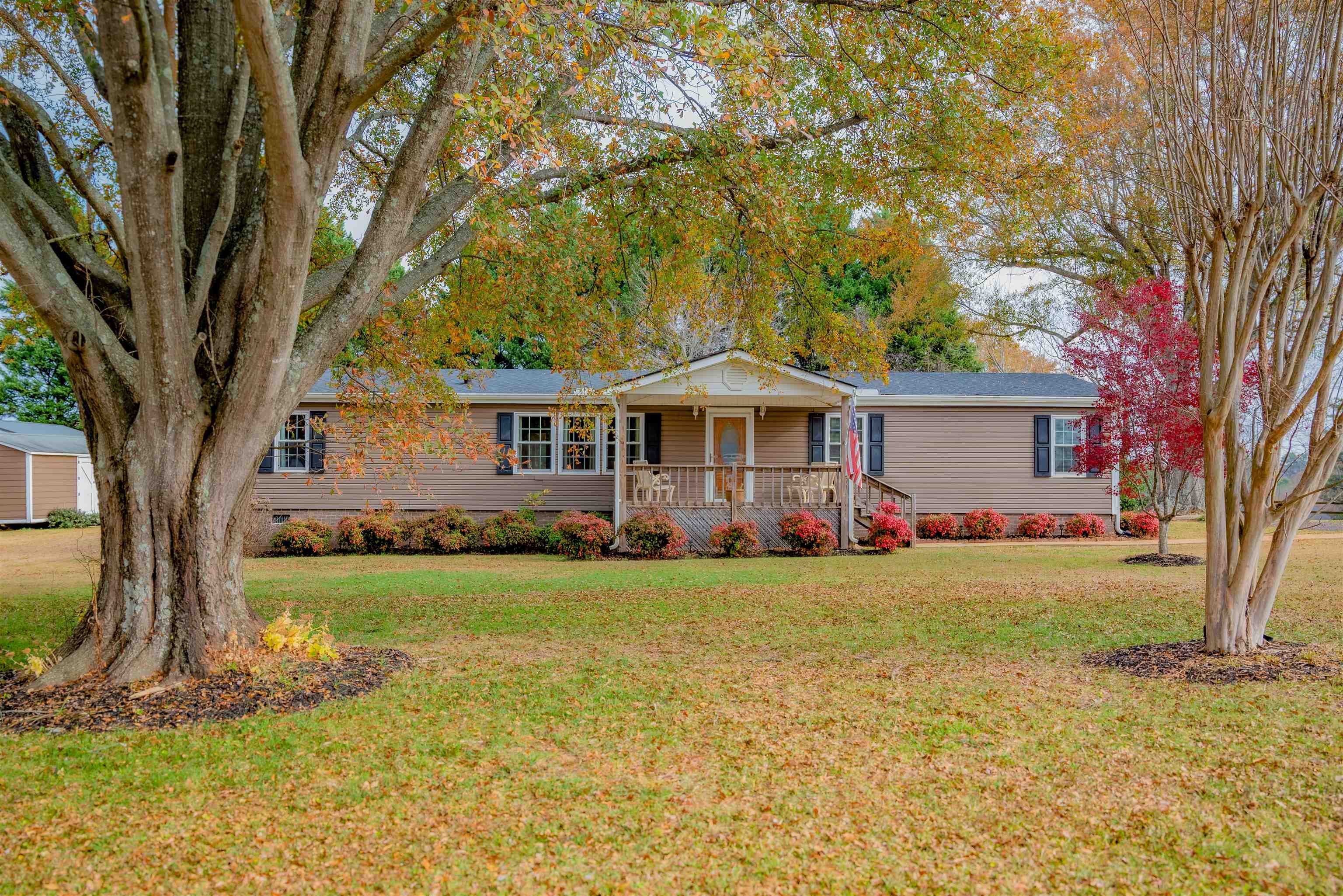 199 Rocky Creek Road Inman, SC 29349 - Photo 2 of 25