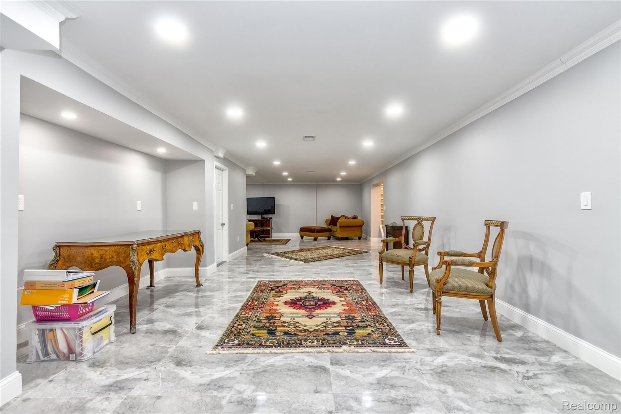 730 Ridgemont Avenue Dearborn, MI 48124 - Photo 31 of 46 31.jpg