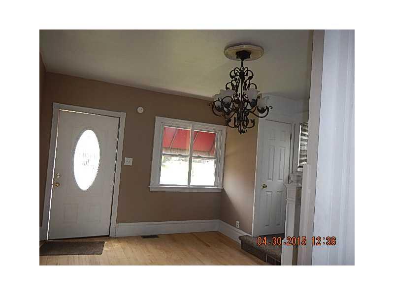 Entry/Foyer. 