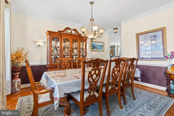 $1,200,000 | 5 Cross Point Drive, Owings, MD 20736