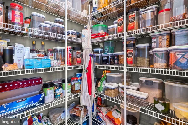 $1,200,000 | 5 Cross Point Drive, Owings, MD 20736