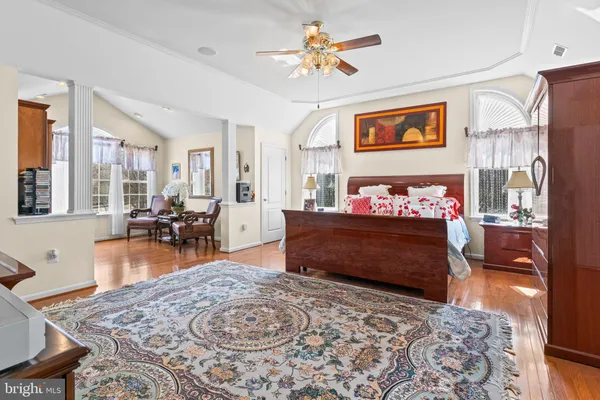 $1,200,000 | 5 Cross Point Drive, Owings, MD 20736