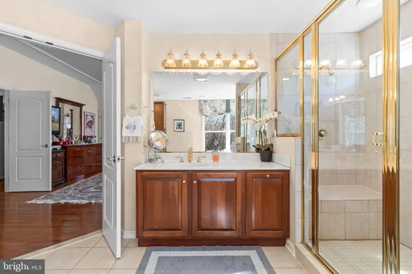 $1,200,000 | 5 Cross Point Drive, Owings, MD 20736