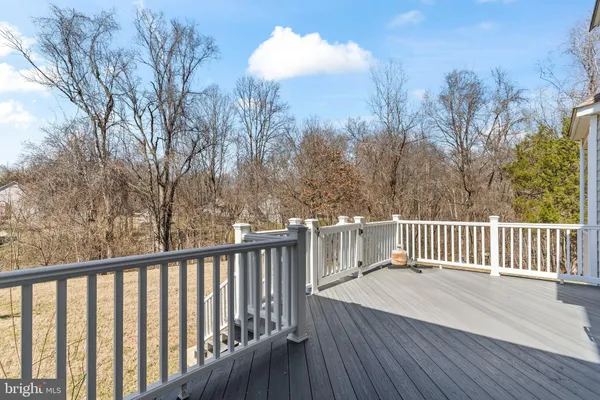 $1,200,000 | 5 Cross Point Drive, Owings, MD 20736