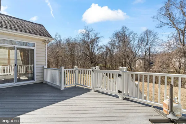 $1,200,000 | 5 Cross Point Drive, Owings, MD 20736