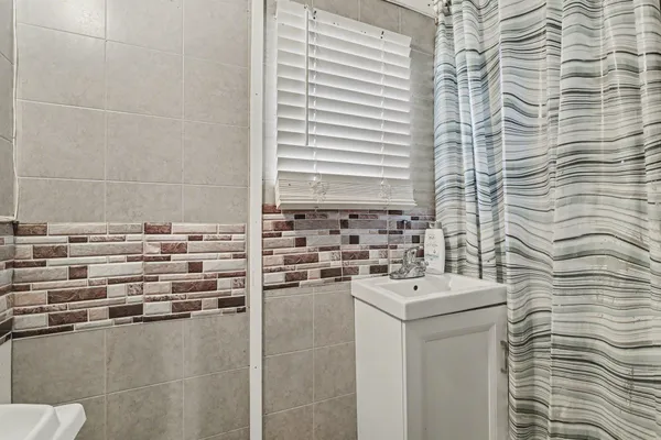 $165,000 | 17 Tennyson Avenue, Battle Creek, MI 49015