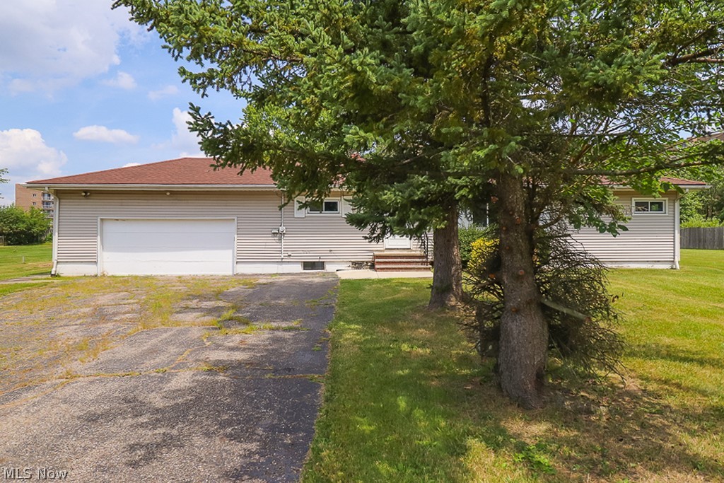 25121 Price Road Bedford, OH 44146 - Photo 2 of 33