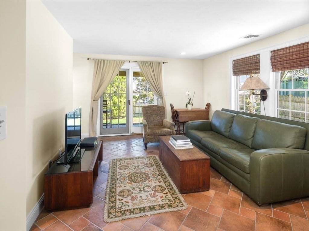 151 Pilgrim Road Weymouth, MA 02191 - Photo 16 of 27