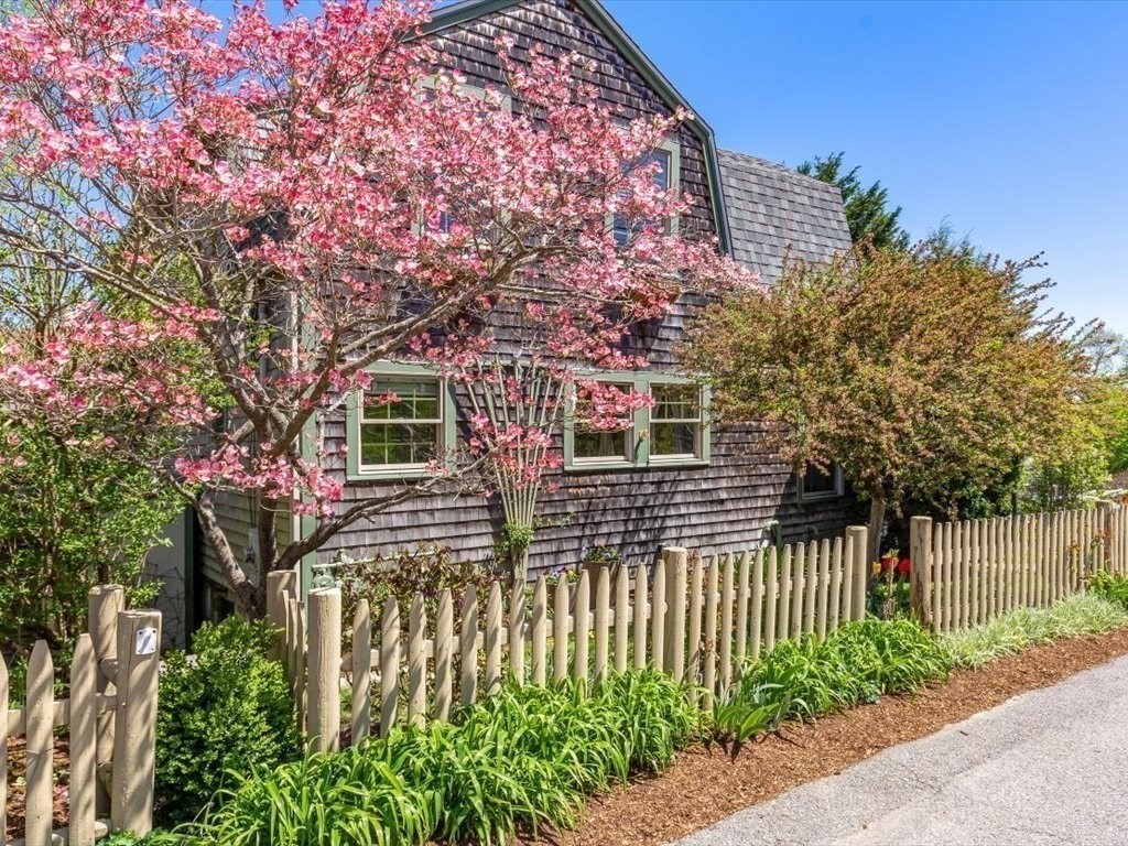 151 Pilgrim Road Weymouth, MA 02191 - Photo 2 of 27