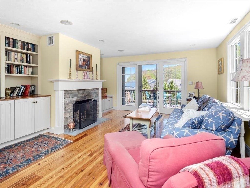 151 Pilgrim Road Weymouth, MA 02191 - Photo 6 of 27