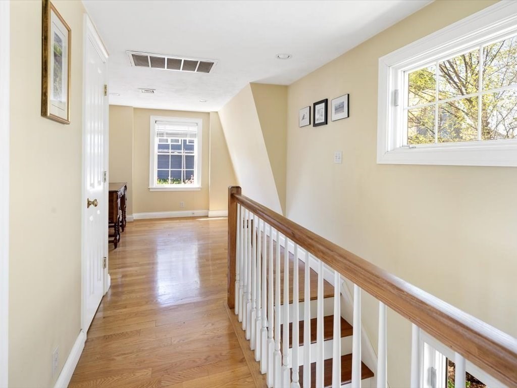 151 Pilgrim Road Weymouth, MA 02191 - Photo 8 of 27