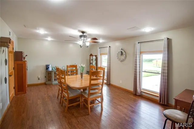 $200,000 | 22520 South Centennial Road, Jerseyville, IL 62052