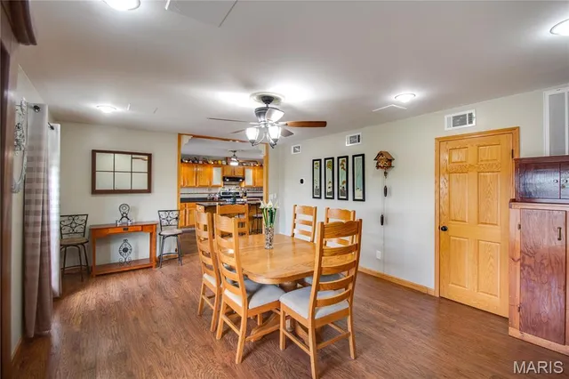 $200,000 | 22520 South Centennial Road, Jerseyville, IL 62052