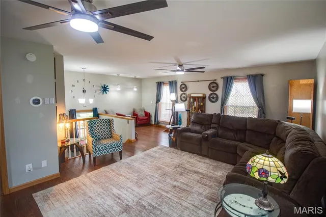 $200,000 | 22520 South Centennial Road, Jerseyville, IL 62052