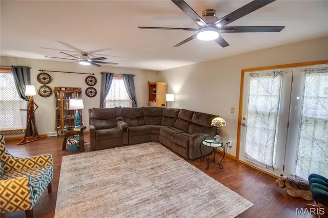 $200,000 | 22520 South Centennial Road, Jerseyville, IL 62052