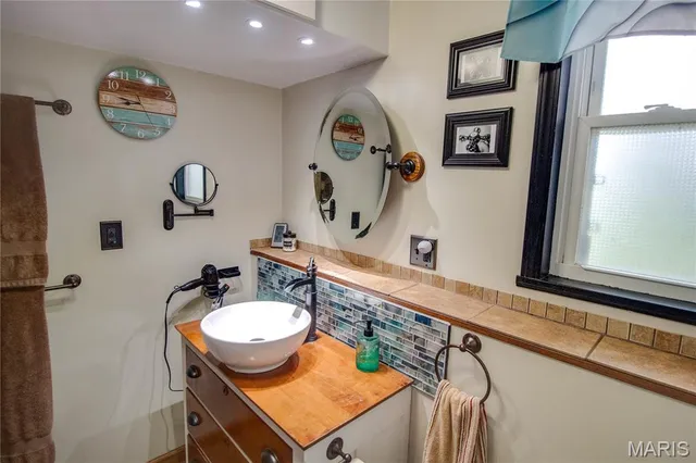 $200,000 | 22520 South Centennial Road, Jerseyville, IL 62052