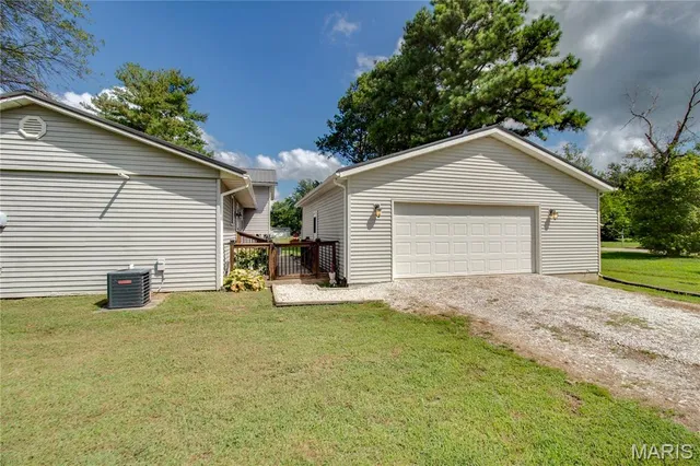 $200,000 | 22520 South Centennial Road, Jerseyville, IL 62052