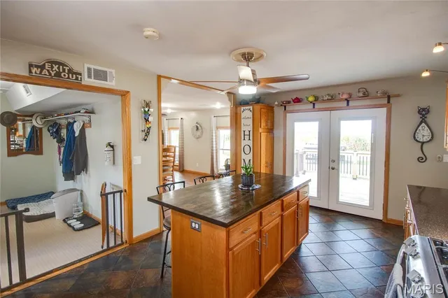 $200,000 | 22520 South Centennial Road, Jerseyville, IL 62052