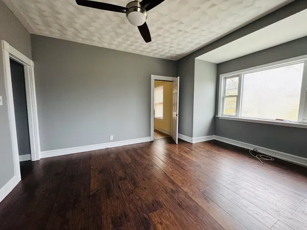 $2,300 | 166 Bradford Avenue, Unit 3, Fall River, MA 02721