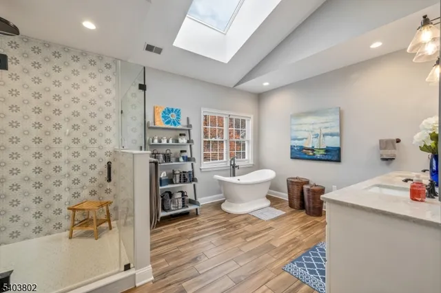 $1,300,000 | 5 Fennimore Court, Flanders, NJ 07836