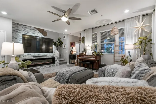 $360,000 | 1009 Belton Lake Avenue, North Las Vegas, NV 89086