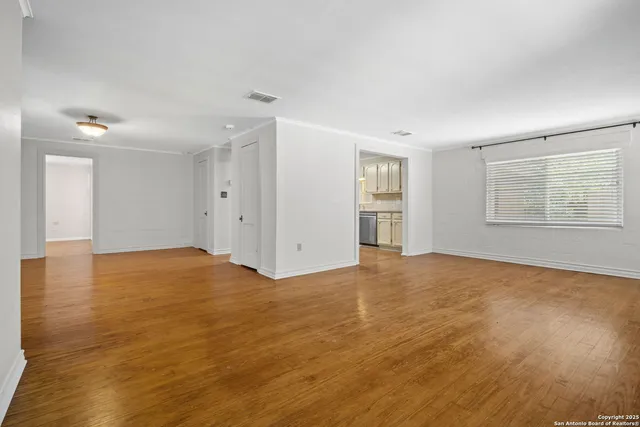 $2,750 | 225 North Street, Boerne, TX 78006